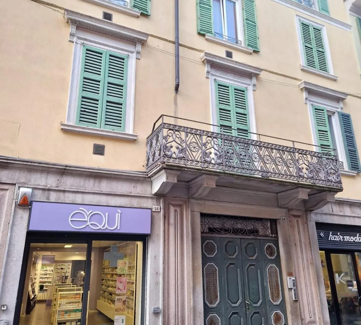 Lecco Holiday Apartment 0*,  意大利